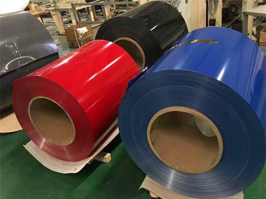 1050 1060 1100 3003 5052 5083 5754 6061 6063 8011 Aluminium en relief/en vente à chaud couvert par couleur pour plafond en aluminium