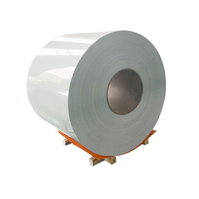 Coils d'aluminium revêtus de couleur Blanc chaud-froid trempé prépeint laminé 0,4 mm bobines d'aluminium revêtues de couleur pour les toits