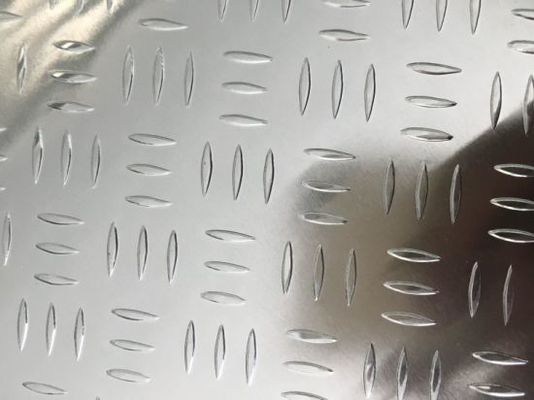 Isolement thermique antidérapant anodisé Stuc en relief diamant aluminium plaque de vérification pour les échelles