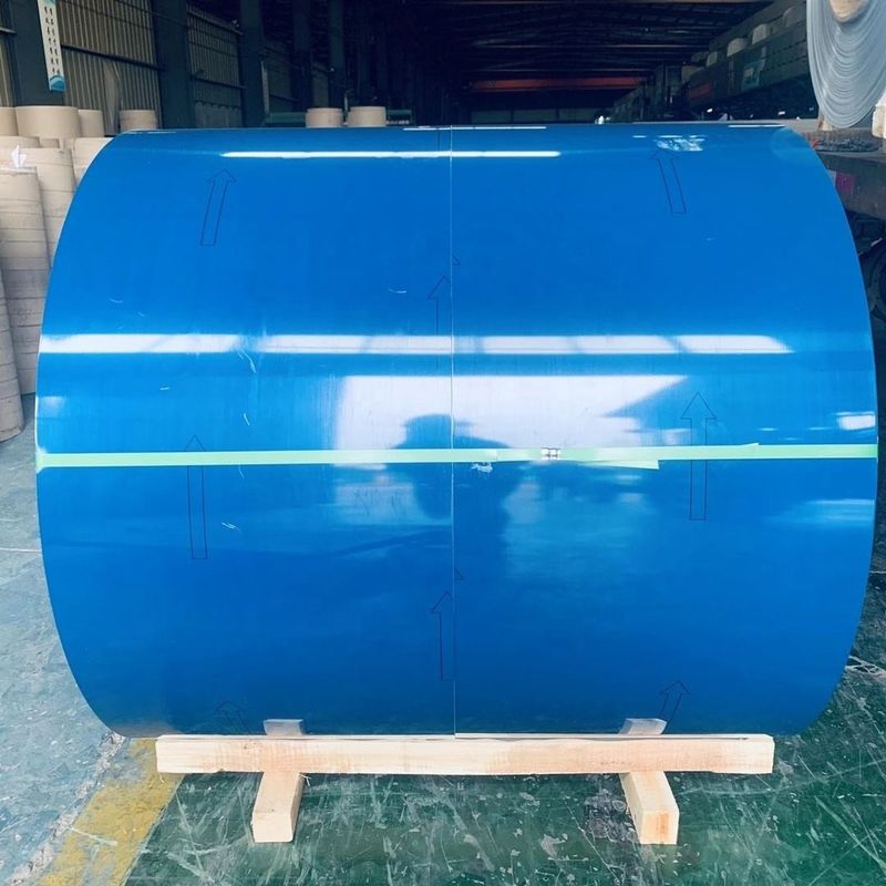 Coil d'aluminium revêtu de couleur 3003 0,8 mm Prix Coil d'aluminium revêtu de couleur utilisé pour le transport